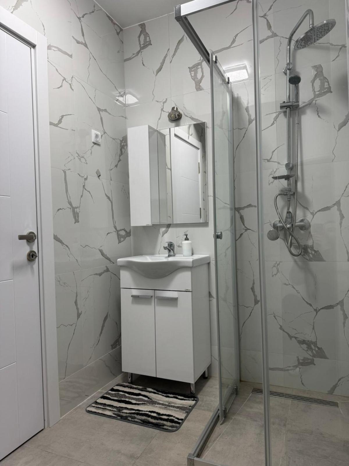 Apartment B&S Skopje Bagian luar foto